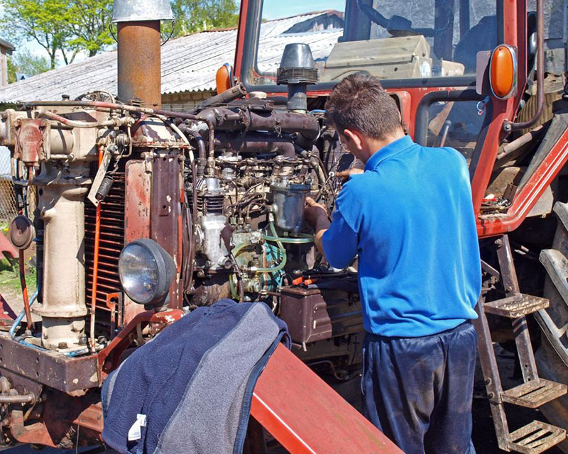 Est-il possible de payer en plusieurs fois pour les réparations dans un garage à Vals-le-Chastel ?